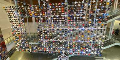 How many College Football teams are there?