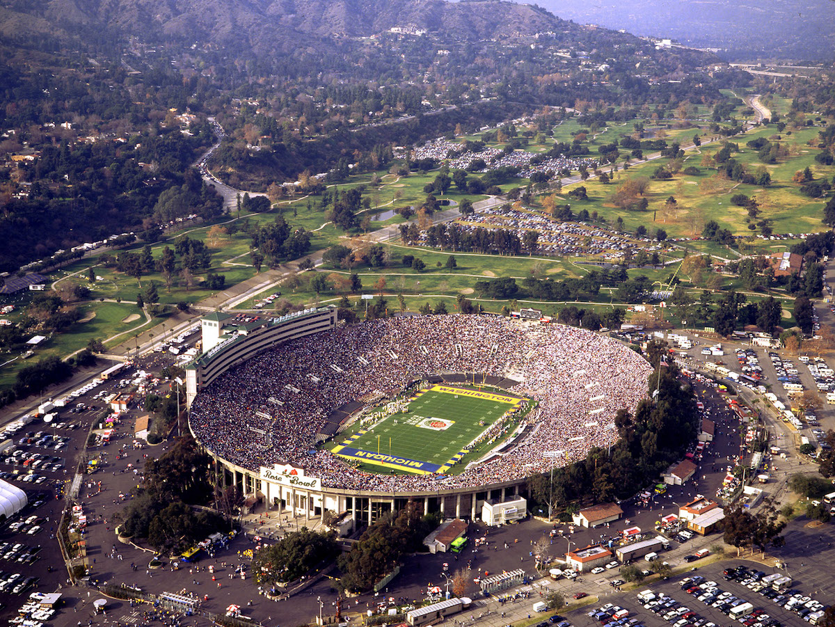 best college football stadiums, best stadiums in cfb the rose bowl game ucla rose bowl stadium