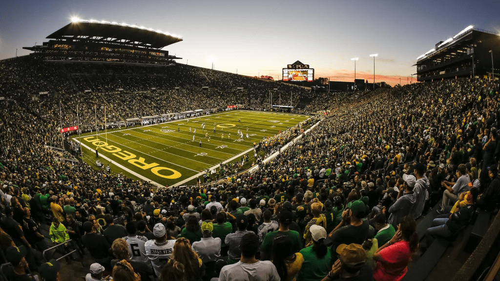 best college football stadiums, best stadiums in cfb autzen stadium